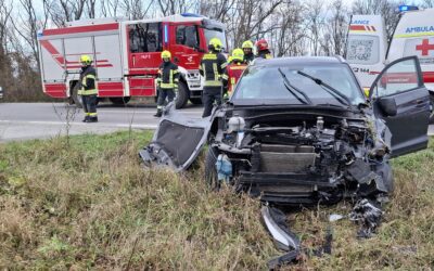 Verkehrsunfall & defekte Stromleitung